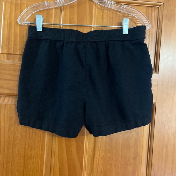 J crew linen drawstring pull on black shorts - Picture 2 of 7